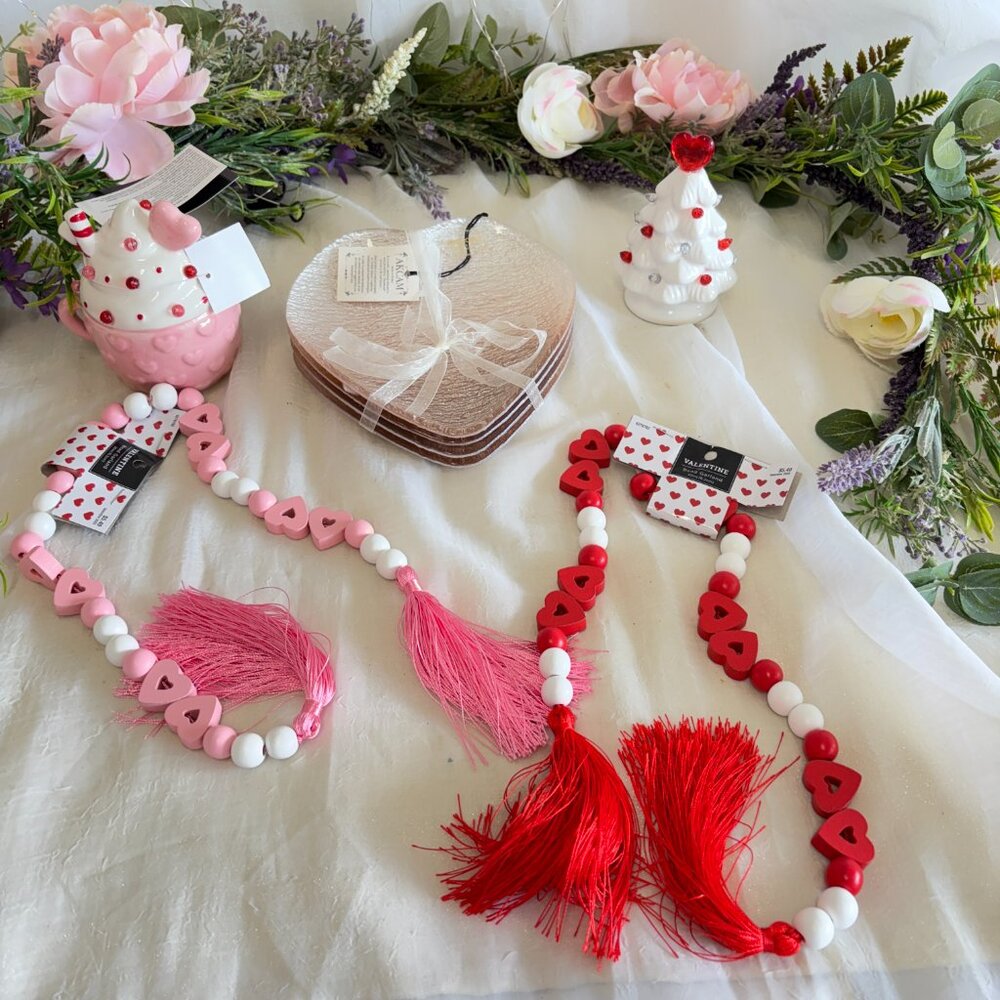 Brand New Pink Valentine Love Appetizer Heart Plates Set of 4 New - Picture 3 of 7